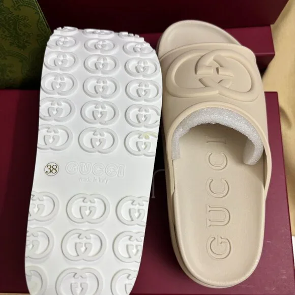 New! Gucci Interlocking G Platform Soft Rubber Slide Sandals - Picture 2 of 7